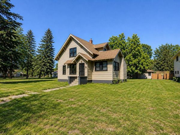 105 Wollan Street , Starbuck, MN 56381