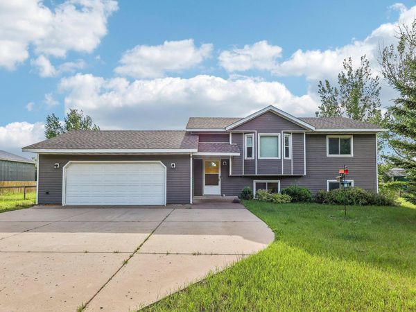 40042 Harvester Avenue , North Branch, MN 55056