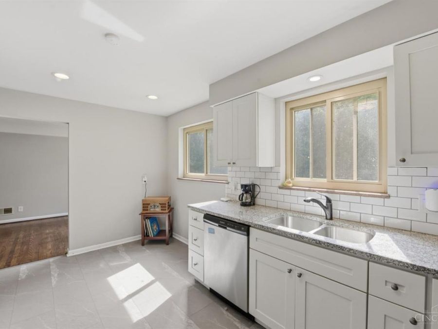 8710 Mockingbird Lane, Springfield Township, OH 45231 Photo 12