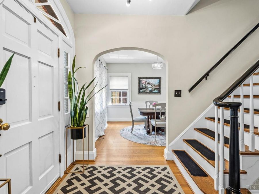 1112 Mclaughlin Place, Cincinnati, OH 45226 Photo 3