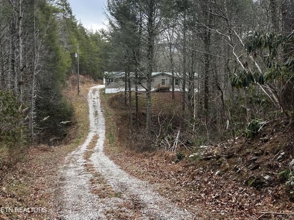 367 McJunkin Rd , Tellico Plains, TN 37385