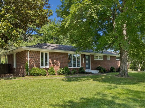 201 Brandywine Dr , Clarksville, TN 37042