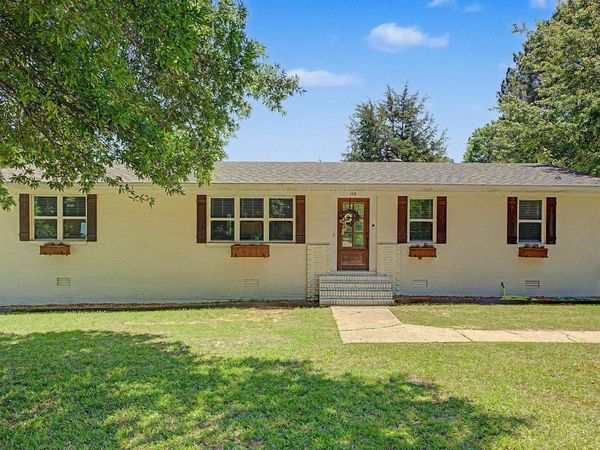 113 ROBERTSON DR , Somerville, TN 38068