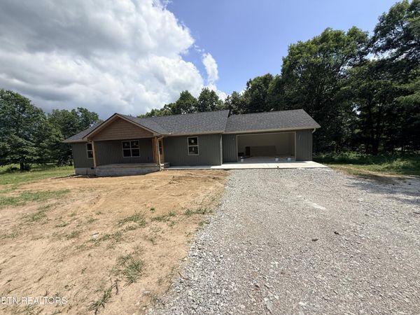 352 Old Wes Baldwin Rd , Jamestown, TN 38556