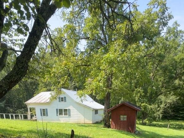 239 Miller Road , Pikeville, TN 37367