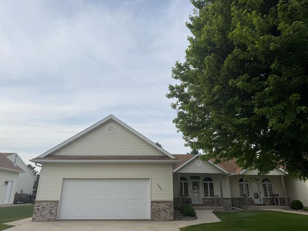 2084 Richway Lane SE, Owatonna, MN 55060