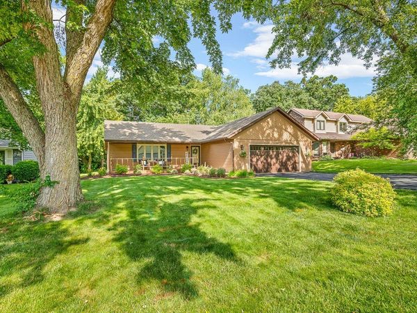 102 NE Centralia Place , Poplar Grove, IL 61065