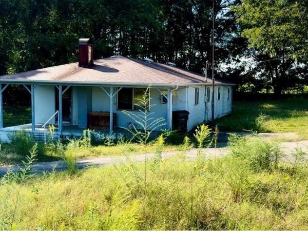 325 Allen Loop, Tuscumbia, AL 35674