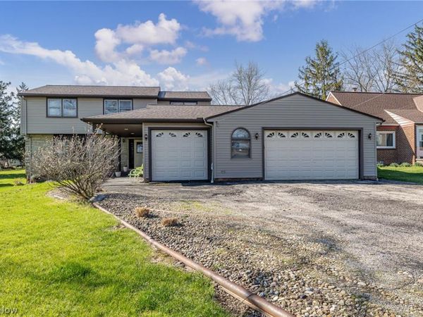 490 Mapleview Drive , Seven Hills, OH 44131