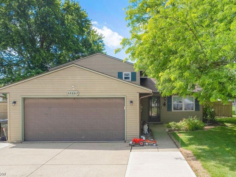38667 Chestnut Ridge Road , Elyria, OH 44035 Photo 1