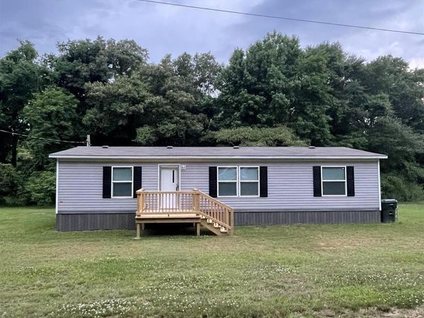 203 Bainbridge Loop, Muscle Shoals, AL 35661