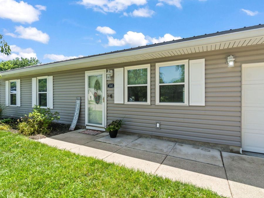100 Atwood Place, Riverside, OH 45431 Photo 1