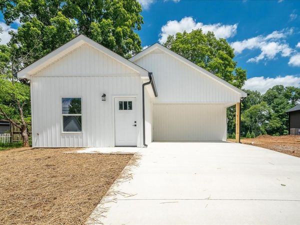 318 1st Ave , Lawrenceburg, TN 38464