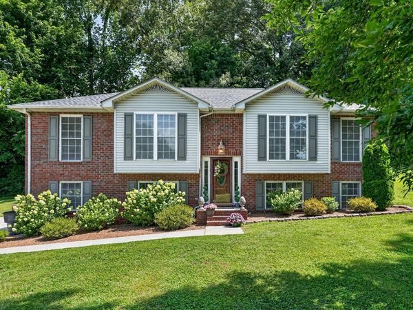 1920 Bay View Dr , Cookeville, TN 38506