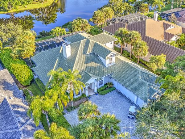 4577 SE Waterford Drive , Stuart, FL 34997