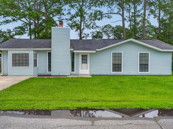 1425 Mixon Drive, Fort Walton Beach, FL 32547