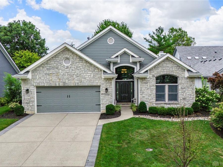 9727 Greenside Court, Centerville, OH 45458 Photo 1