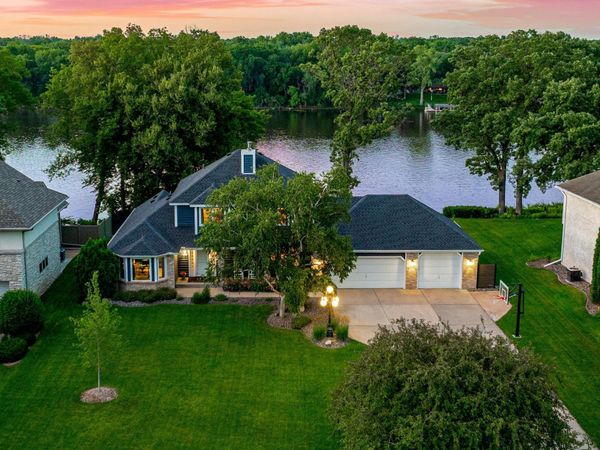 701 W River Parkway , Champlin, MN 55316