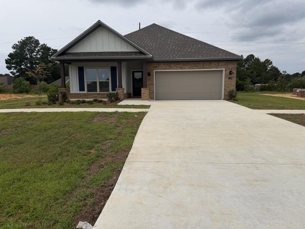 131 Castlewoods Way, Petal, MS 39465