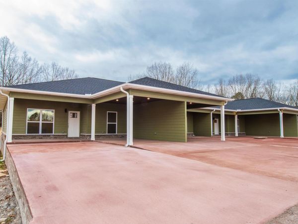 400 Firethorn , Melbourne, AR 72556