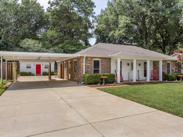 963 HUNTERS RETREAT DR, Collierville, TN 38017
