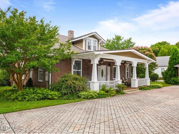 201 W Washington Ave, Clinton, TN 37716