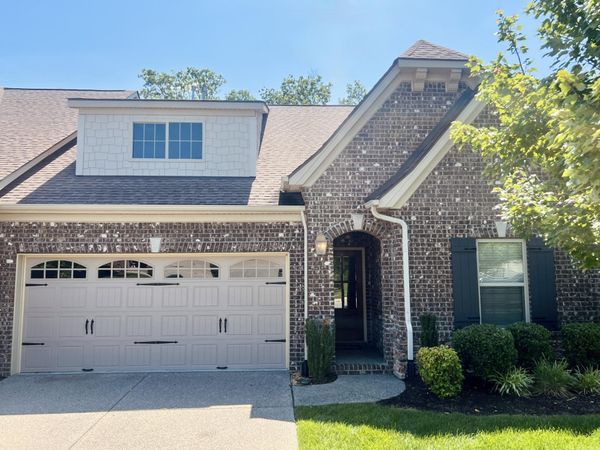 1008 Callaway Dr , Lebanon, TN 37087