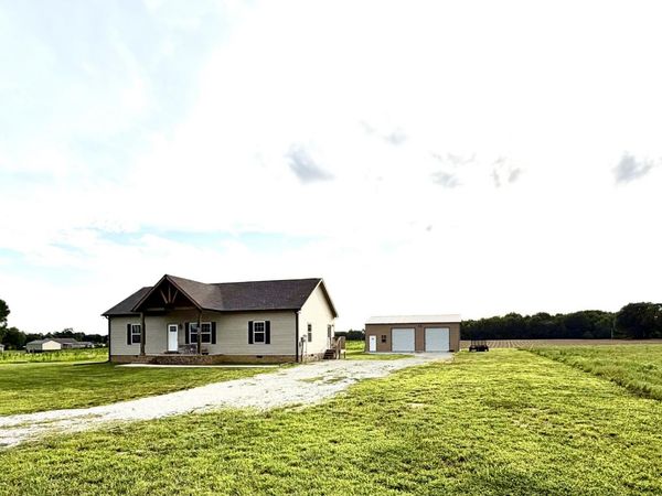 25 Aldridge Rd , Leoma, TN 38468
