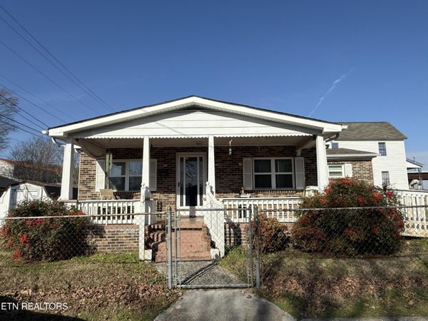 100 Church St , Loudon, TN 37774