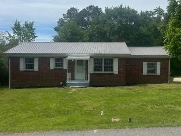 114 E Frazier St , Camden, TN 38320