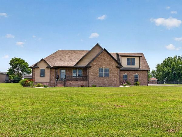 72 Jon Frank Dr , Mount Pleasant, TN 38474