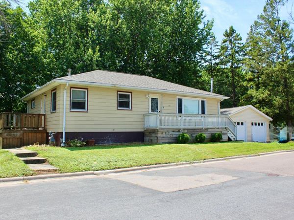 129 4th Street NE, Blooming Prairie, MN 55917