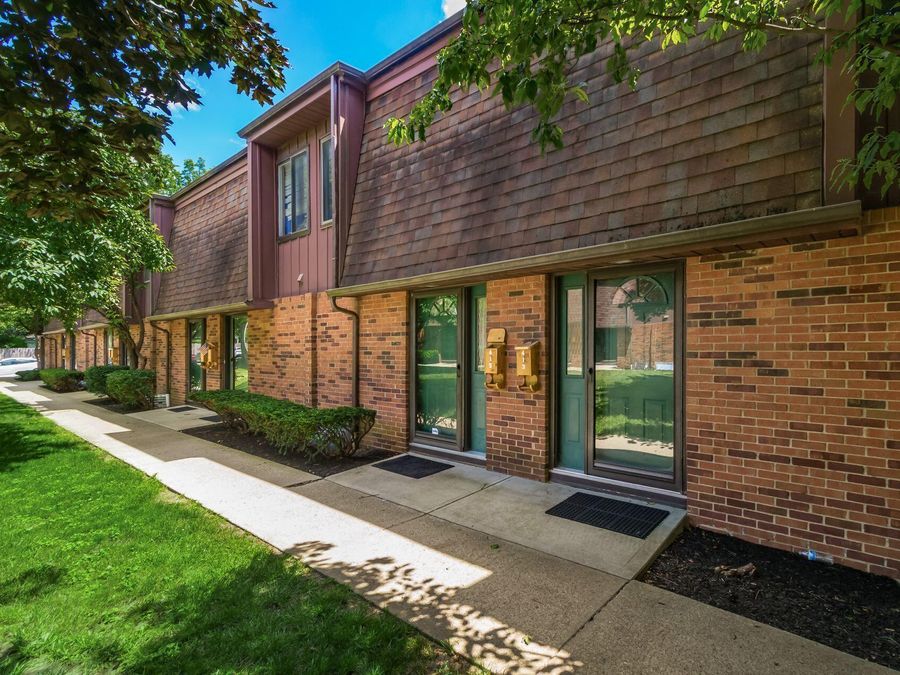 413 Shell Court E, Columbus, OH 43213 Photo 1