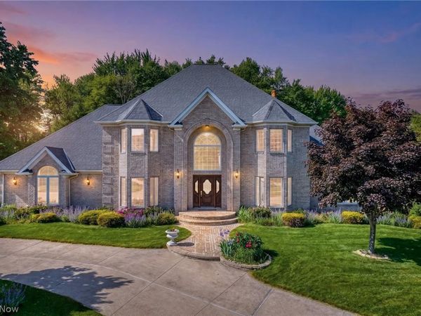 298 Village Drive , Broadview Heights, OH 44147