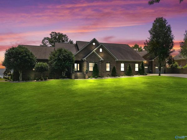 273 Edmonds Drive, Grant, AL 35747