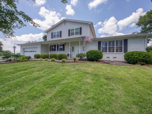942 Radnor Rd, Maryville, TN 37804