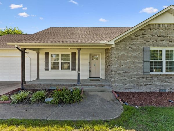 16 Delana Ave , Lawrenceburg, TN 38464
