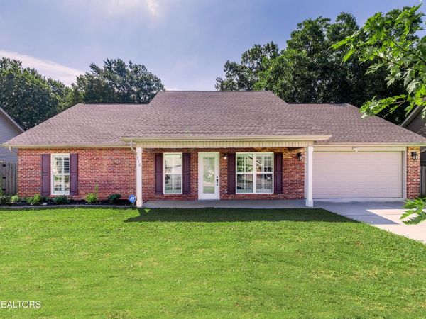 712 Hunter Crest Rd , Maryville, TN 37803
