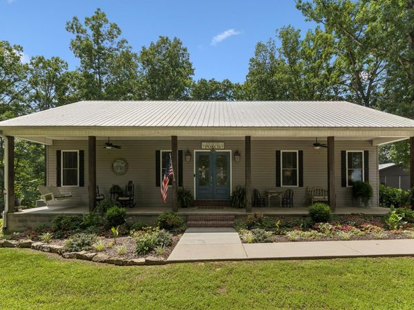 1 Lillie Ln , Lawrenceburg, TN 38464