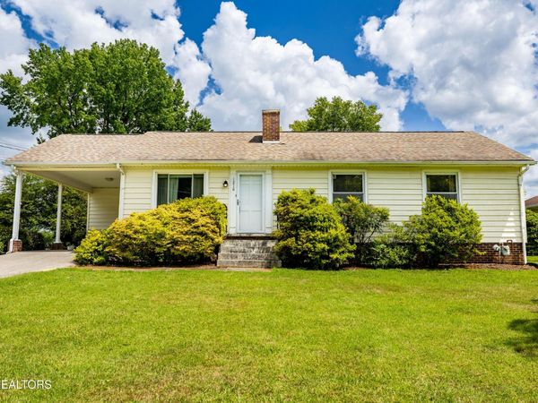 1218 Redwood Ave , Maryville, TN 37803