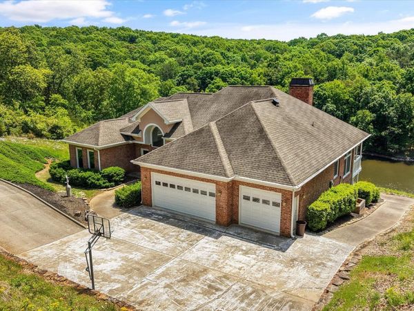 1001 Blackberry Ridge Rd , Lenoir City, TN 37772