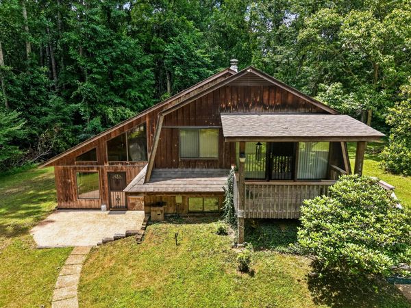 1403 Tanasi Trl , Cookeville, TN 38506