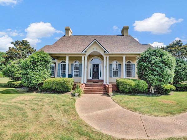 914 BEAVER CREEK RD, Brighton, TN 38011