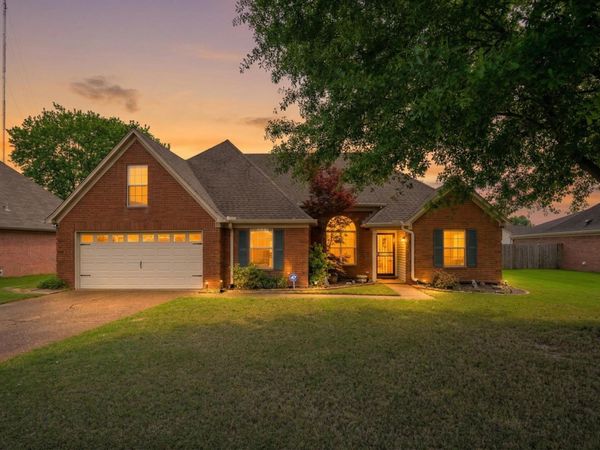 2966 LAUREN DR, Bartlett, TN 38133