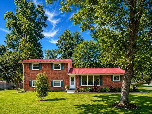 110 Southwood Ln , Tullahoma, TN 37388