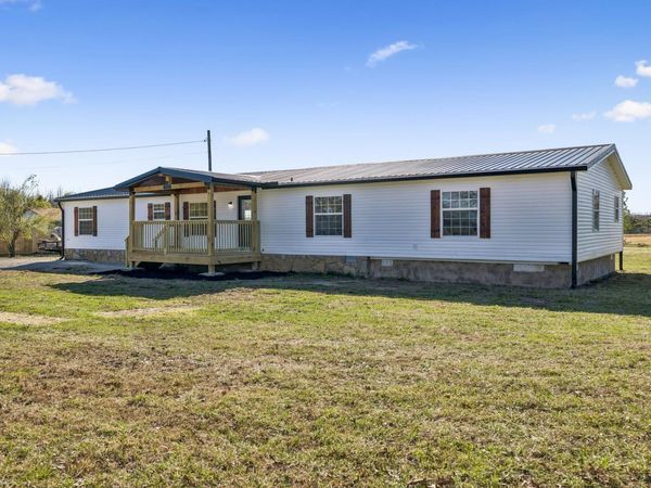 197 Holloway St , Summertown, TN 38483