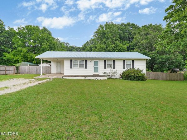 111 Meadow Creek Drive , Crossville, TN 38572