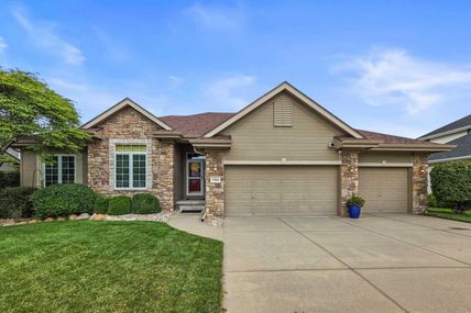 15664 King Street, Bennington, NE 68007
