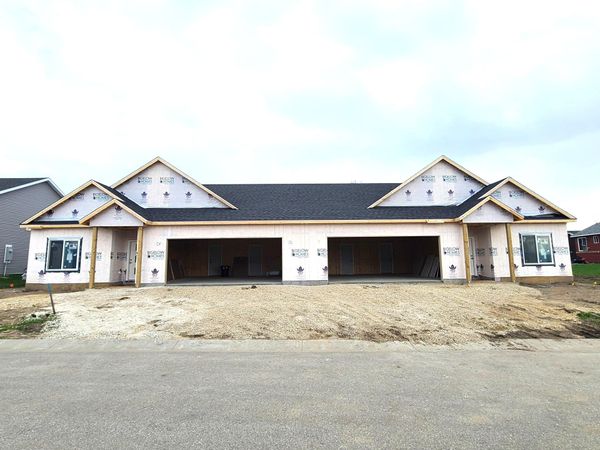 1000 11th Place NW, Kasson, MN 55944