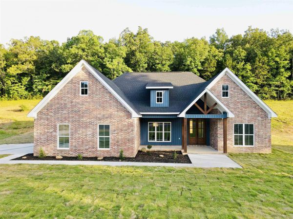 2004 Holloway E , Morrilton, AR 72110